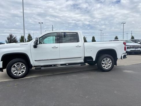 Certified 2024 Chevrolet Silverado 2500 High Country w/ High Country Premium Package AWD/4WD image 6