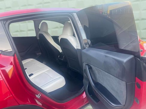 Used 2023 Tesla Model Y Long Range AWD/4WD image 17