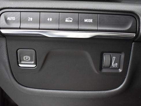 Used 2021 Cadillac Escalade Premium Luxury image 12