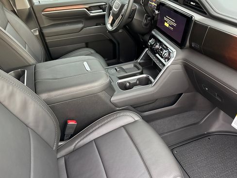 New 2026 GMC Sierra 2500 Denali w/ Denali Reserve Package image 16