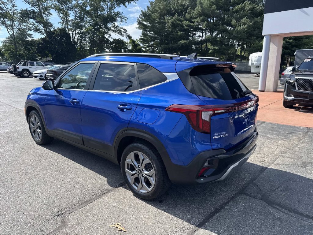 Used 2024 Kia Seltos S AWD/4WD image 3