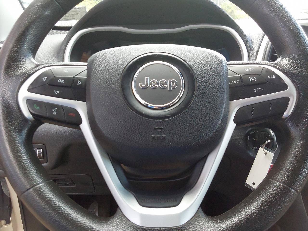 Used 2015 Jeep Cherokee Sport AWD/4WD image 15