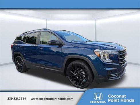 Used 2023 GMC Terrain SLE w/ Driver Convenience Package image 1