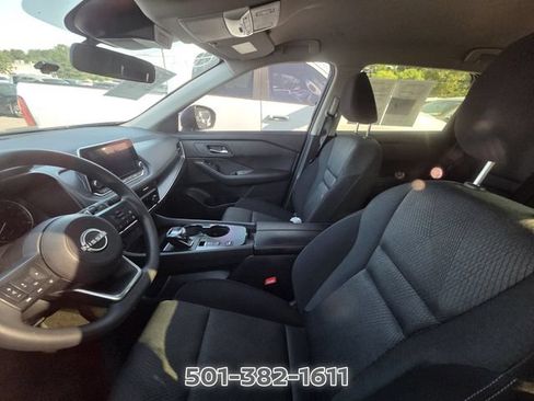 Used 2024 Nissan Rogue SV FWD image 9