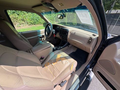 Used 2000 Ford Explorer Sport RWD image 13