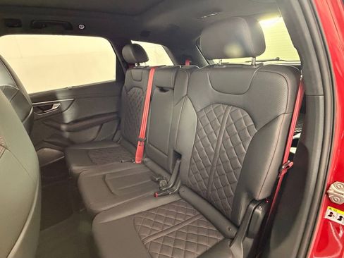 New 2026 Audi SQ7 Prestige AWD/4WD image 17