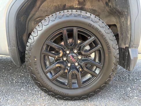 Used 2025 GMC Sierra 1500 Elevation w/ Preferred Package AWD/4WD image 7