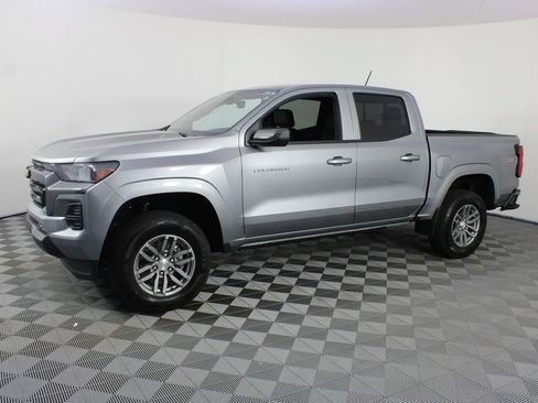 New 2026 Chevrolet Colorado LT w/ Advanced Trailering Package AWD/4WD image 2