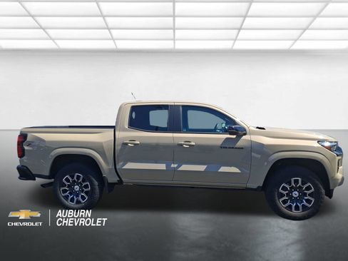 Used 2023 Chevrolet Colorado Z71 w/ Z71 Convenience Package 2 AWD/4WD image 2