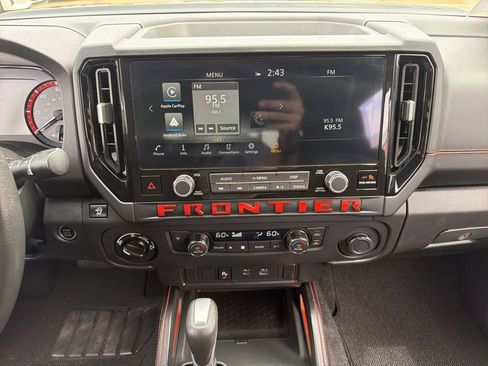 Used 2025 Nissan Frontier PRO-4X AWD/4WD image 25