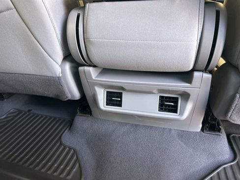 Used 2024 Chevrolet Silverado 2500 LT image 30