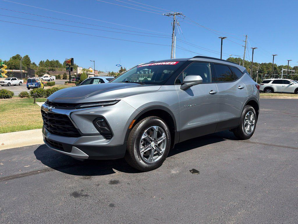 Used 2024 Chevrolet Blazer LT w/ Convenience Package FWD image 4