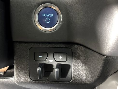 Used 2023 Toyota Sequoia Platinum image 24