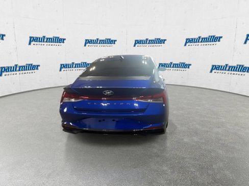 Used 2022 Hyundai Elantra SEL w/ Convenience + Premium Package FWD image 10