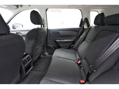 Used 2025 Nissan Rogue S FWD image 9