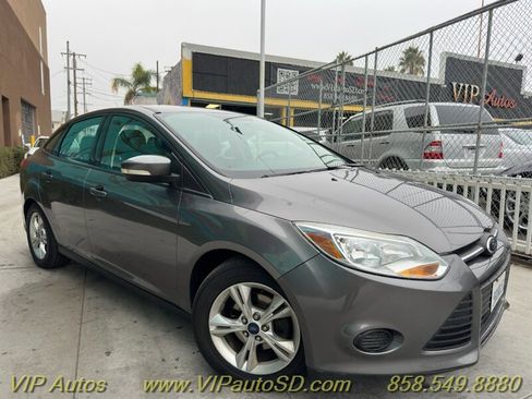 Used 2014 Ford Focus SE w/ SE Winter Package image 1
