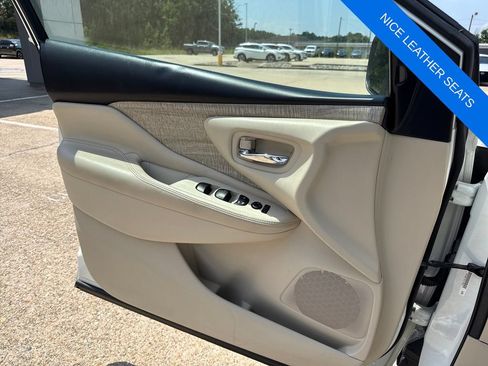 Used 2019 Nissan Murano SV w/ Premium Package FWD image 19
