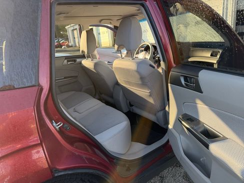 Used 2013 Subaru Forester 2.5X Premium w/ All-Weather Plus Pkg AWD/4WD image 33
