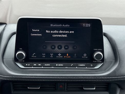 Used 2023 Nissan Rogue SV image 12