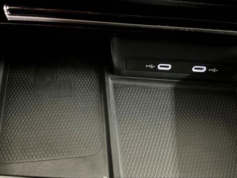 Used 2024 Volkswagen Atlas SE image 32