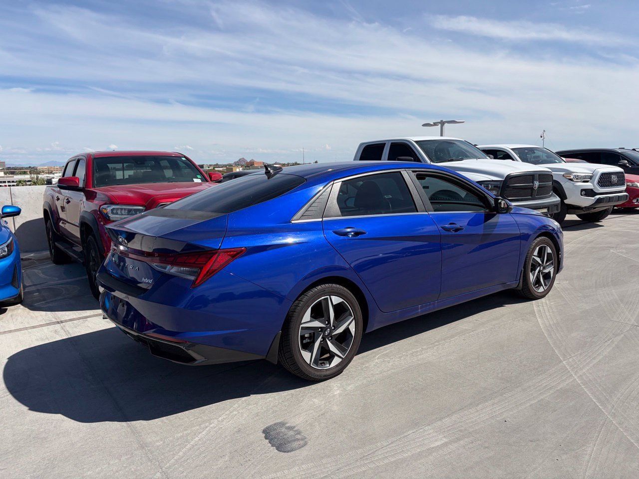 Used 2023 Hyundai Elantra Limited FWD image 2