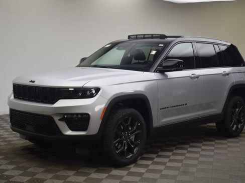New 2025 Jeep Grand Cherokee Limited AWD/4WD image 16