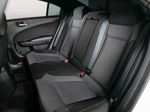 Used 2019 Dodge Charger SXT image 5