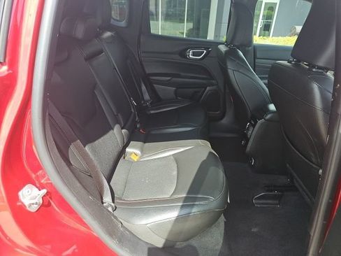 Used 2025 Jeep Compass Trailhawk AWD/4WD image 18