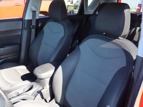 Used 2017 Kia Soul + FWD image 6