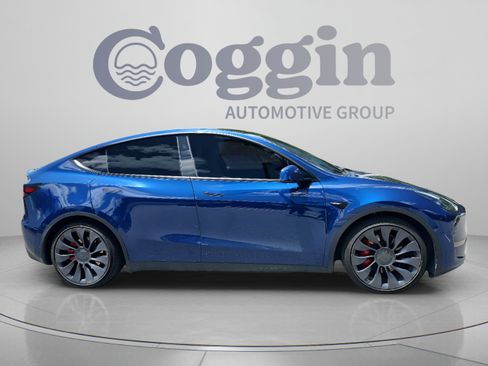 Used 2024 Tesla Model Y Performance AWD/4WD image 11