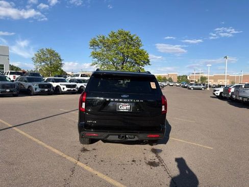 Used 2025 Ford Expedition Active AWD/4WD image 5