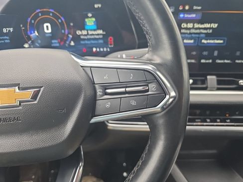 Used 2025 Chevrolet Equinox LT AWD/4WD image 13