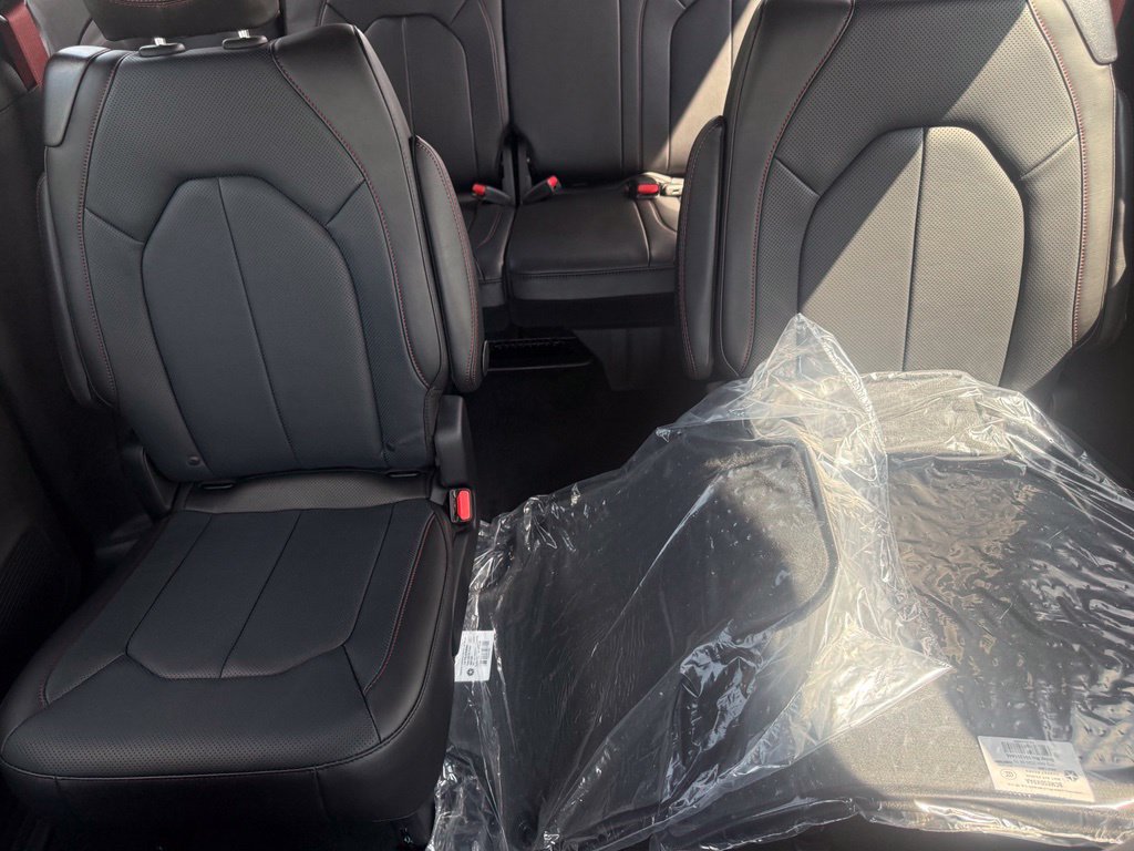 New 2027 Chrysler Pacifica Select FWD image 34