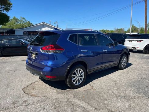 Used 2020 Nissan Rogue SV image 5