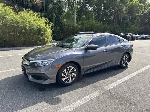 Used 2018 Honda Civic EX image 7