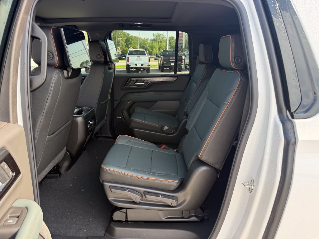 New 2026 GMC Yukon XL AT4 w/ AT4 Premium Plus Package AWD/4WD image 23
