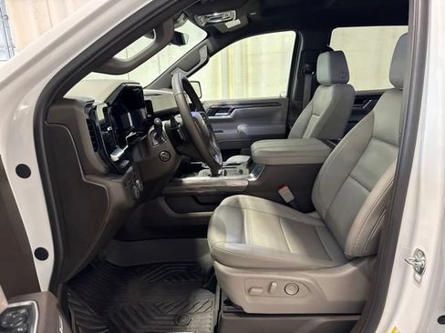 Used 2026 Chevrolet Silverado 1500 LTZ AWD/4WD image 12