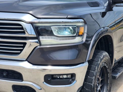 Used 2019 RAM 1500 Laramie AWD/4WD image 10