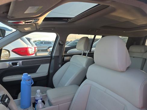 Used 2025 Hyundai Santa Fe Limited FWD image 21