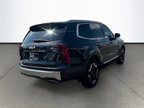 Certified 2025 Kia Telluride S FWD image 7