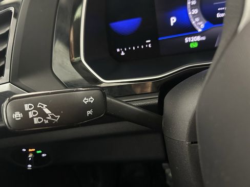 Used 2022 Volkswagen Jetta SE w/ Panoramic Sunroof Package image 31