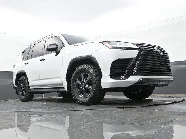 Used 2025 Lexus LX 700h Overtrail AWD/4WD image 25