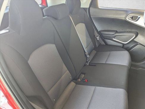 Used 2023 Kia Soul LX image 17