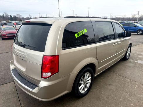 Used 2014 Dodge Grand Caravan SXT image 5