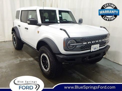 New 2025 Ford Bronco Badlands image 1