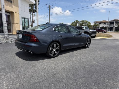 Used 2021 Volvo S60 T5 Inscription FWD image 3