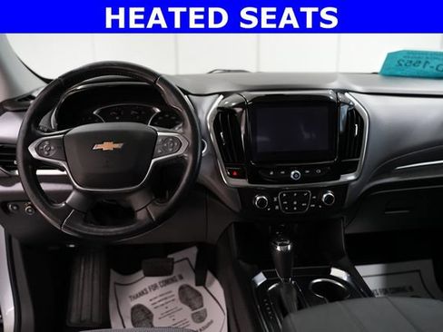 Used 2018 Chevrolet Traverse LT image 2