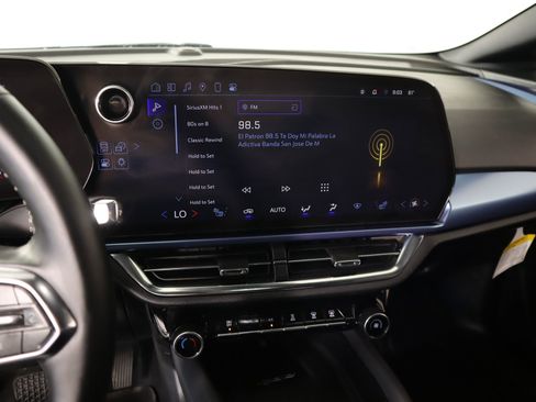 Used 2025 Chevrolet Equinox EV LT w/ LPO, Blackout Package image 5