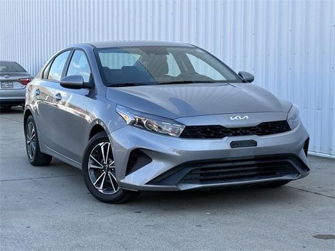 Used 2024 Kia Forte LXS image 2