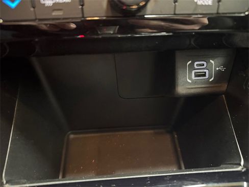 Used 2023 Jeep Compass Latitude image 16